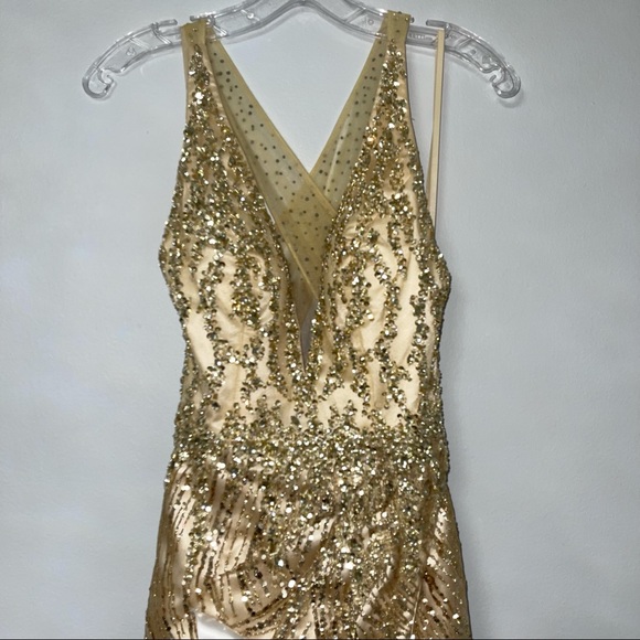 # Mac Duggal Light Gold Embellished Sequin Halter Neck Cross Back Gown - Picture 5 of 17